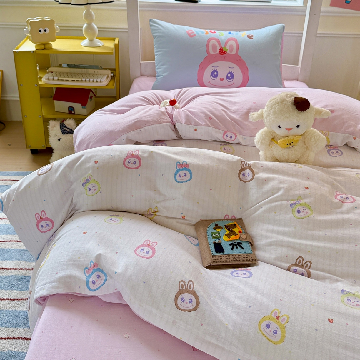 91家纺网 家纺一手货源 找家纺 海岛哥哥 2025新款软柔棉105g大版双面印花宿舍学生三件套上下铺三件套 玩偶合集