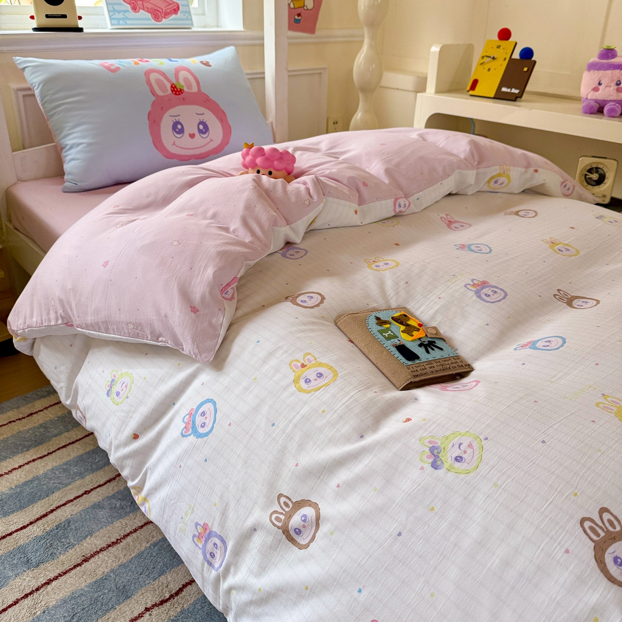 91家纺网 家纺一手货源 找家纺 海岛哥哥 2025新款软柔棉105g大版双面印花宿舍学生三件套上下铺三件套 玩偶合集