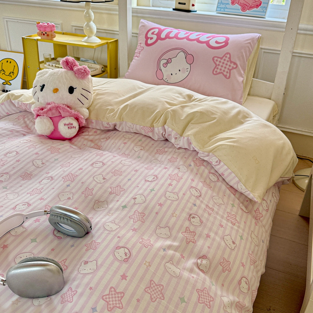 91家纺网 家纺一手货源 找家纺 海岛哥哥 2025新款软柔棉105g大版双面印花宿舍学生三件套上下铺三件套 星星凯蒂粉