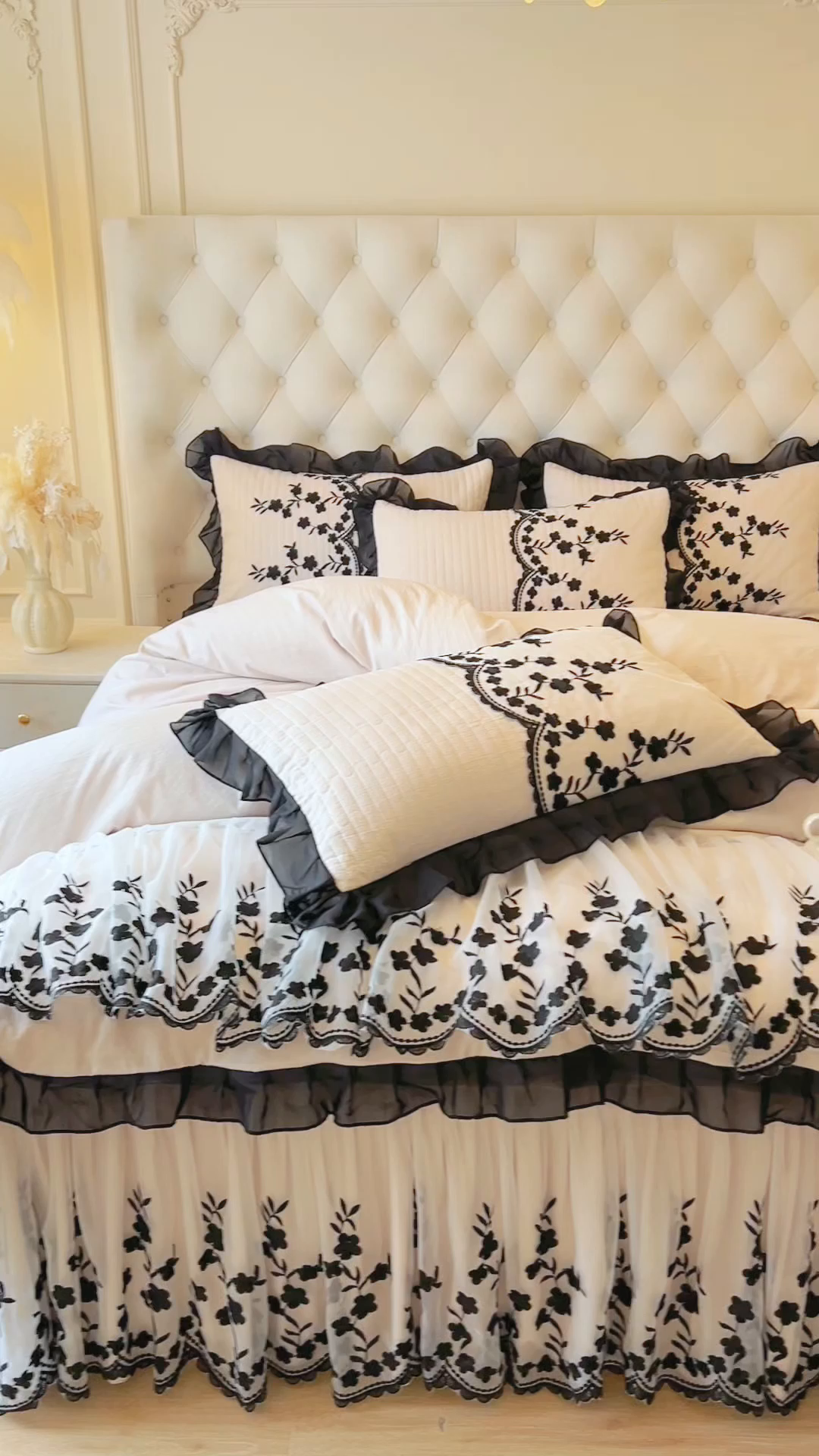 91家纺网 家纺一手货源 找家纺 恋尚 2025新款香云纱床裙四件套-赫本妮娅 赫本妮娅-奶咖