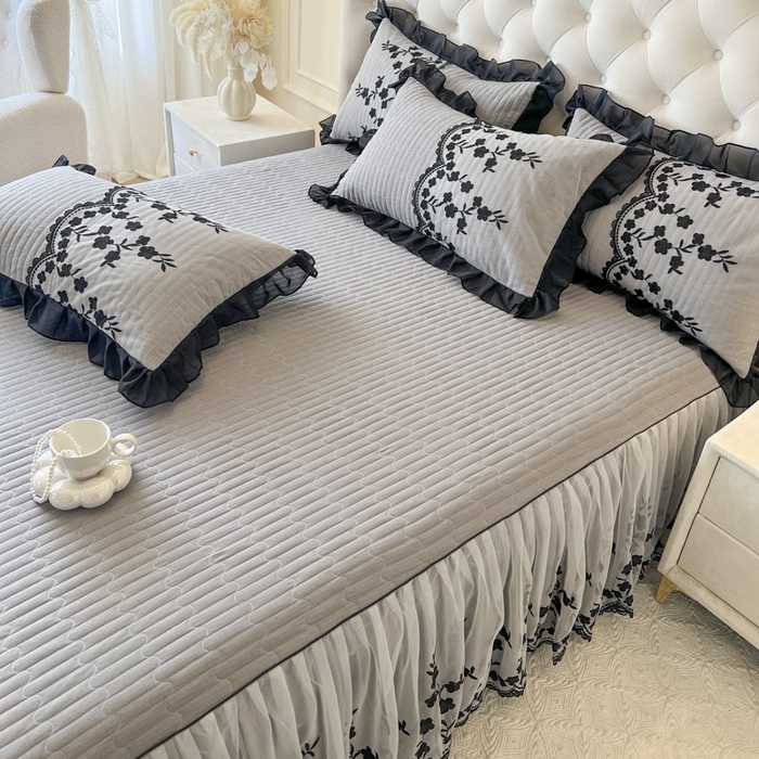 91家纺网 家纺一手货源 找家纺 恋尚 2025新款香云纱床裙四件套-赫本妮娅 赫本妮娅-浅灰