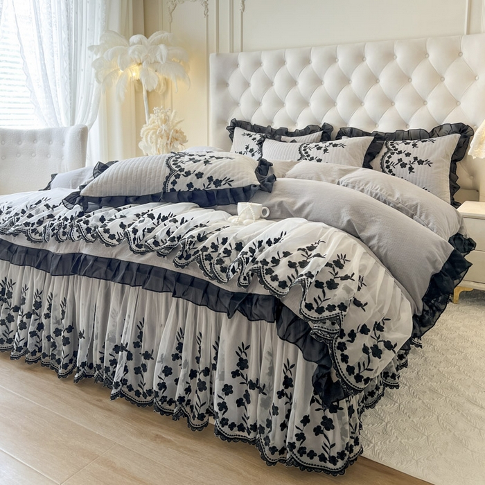 91家纺网 家纺一手货源 找家纺 恋尚 2025新款香云纱床裙四件套-赫本妮娅 赫本妮娅-浅灰