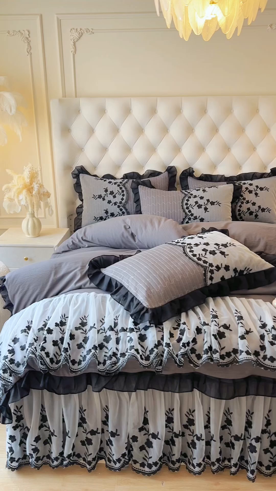 91家纺网 家纺一手货源 找家纺 恋尚 2025新款香云纱床裙四件套-赫本妮娅 赫本妮娅-深灰