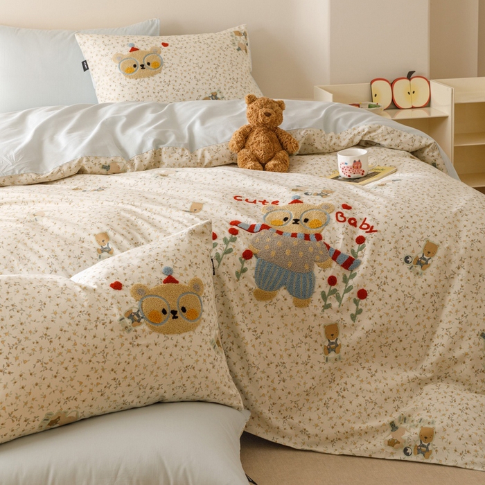 91家纺网 家纺一手货源 找家纺 卡姿家纺 2025秋冬治愈系卡通萌趣系列第一季 小熊维克