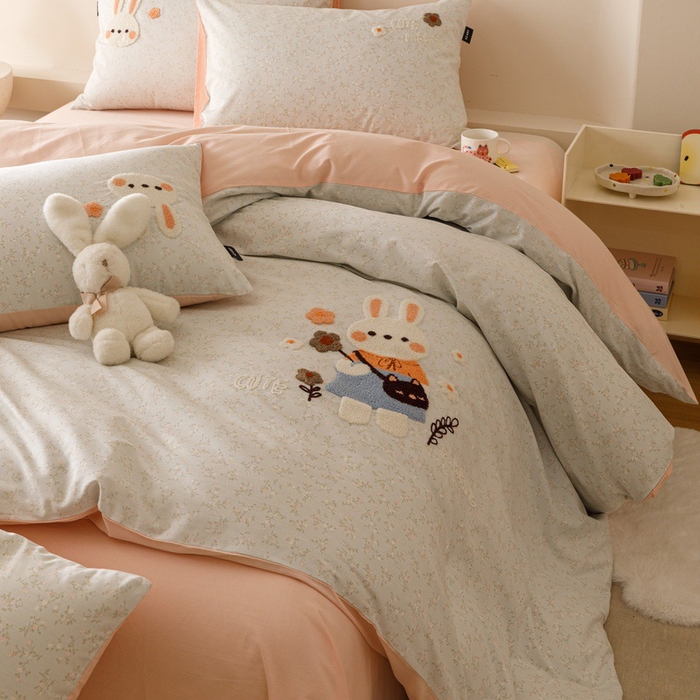 91家纺网 家纺一手货源 找家纺 卡姿家纺 2025秋冬治愈系卡通萌趣系列第一季 小兔妞妞