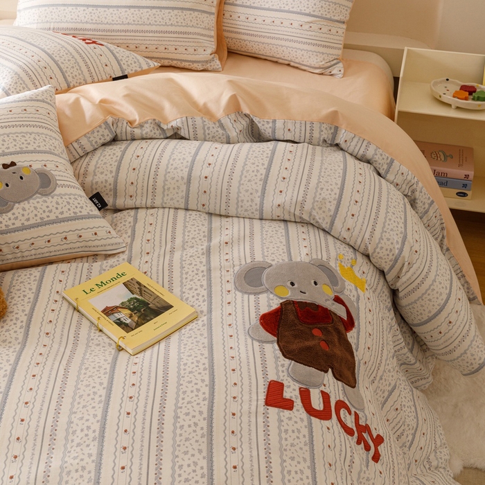 91家纺网 家纺一手货源 找家纺 卡姿家纺 2025秋冬治愈系卡通萌趣系列第一季 小象艾米