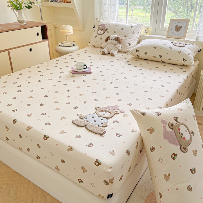 91家纺网 家纺一手货源 找家纺 卡姿家纺 2025秋冬ins小清新印花 — 床笠三件套 小熊和小兔