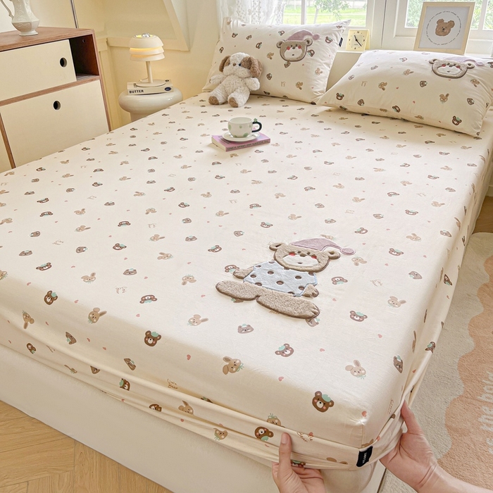 91家纺网 家纺一手货源 找家纺 卡姿家纺 2025秋冬ins小清新印花 — 床笠三件套 小熊和小兔