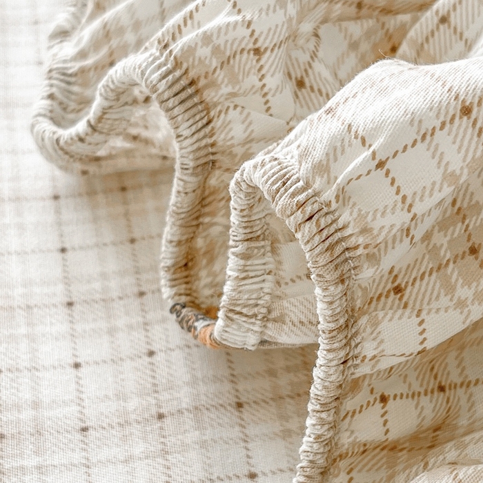 91家纺网 家纺一手货源 找家纺 卡姿家纺 2025秋冬ins小清新印花 — 床笠三件套 英伦小熊