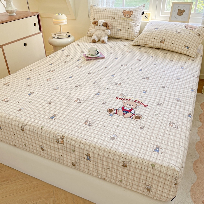 91家纺网 家纺一手货源 找家纺 卡姿家纺 2025秋冬ins小清新印花 — 床笠三件套 英伦小熊