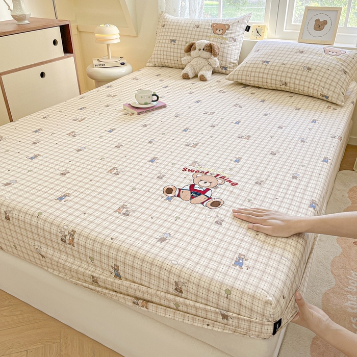 91家纺网 家纺一手货源 找家纺 卡姿家纺 2025秋冬ins小清新印花 — 床笠三件套 英伦小熊