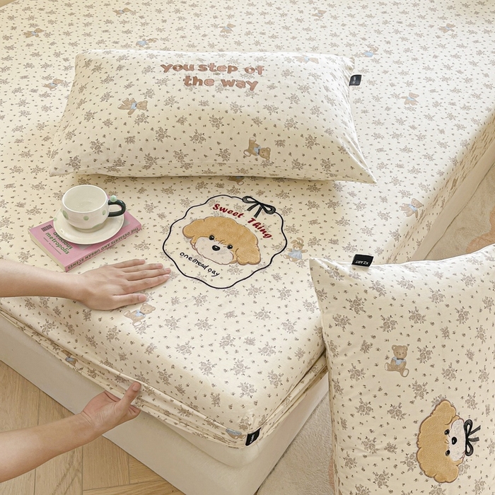 91家纺网 家纺一手货源 找家纺 卡姿家纺 2025秋冬ins小清新印花 — 床笠三件套 泰迪宝贝