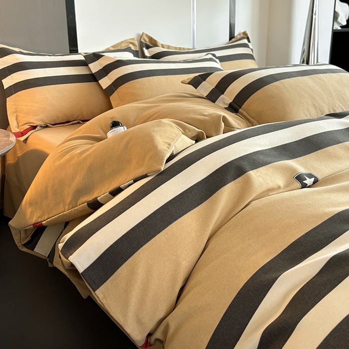 91家纺网 家纺一手货源 找家纺 慕木家纺 2025新款A类高端无印风卡通高克重170克阳光暖绒四件套系列 极简格调-黄