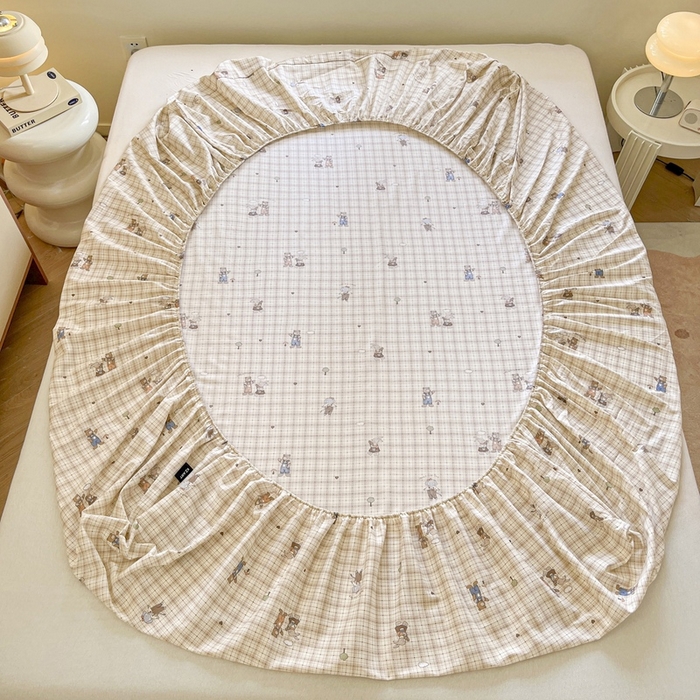 91家纺网 家纺一手货源 找家纺 卡姿家纺 2025秋冬ins小清新印花 — 床笠三件套 英伦小熊