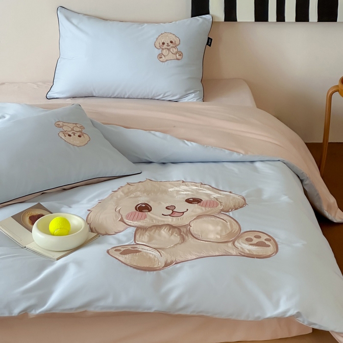 91家纺网 家纺一手货源 找家纺 卡姿家纺 2025秋冬60支长绒棉贴布绣四件套-萌趣多 萌趣多-蓝