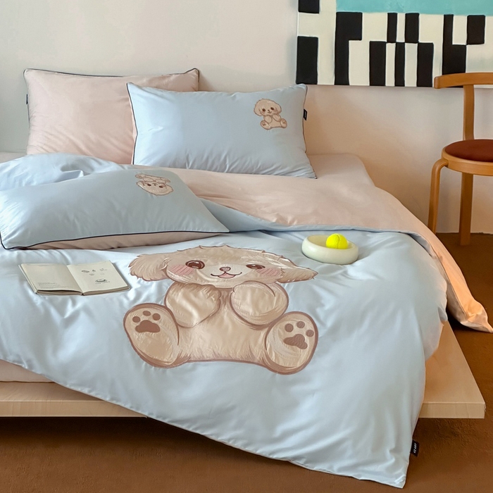 91家纺网 家纺一手货源 找家纺 卡姿家纺 2025秋冬60支长绒棉贴布绣四件套-萌趣多 萌趣多-蓝