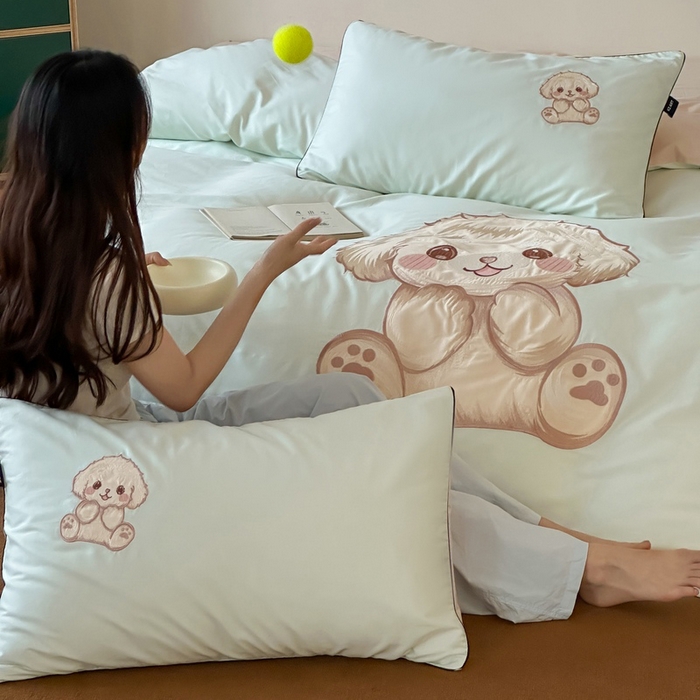 91家纺网 家纺一手货源 找家纺 卡姿家纺 2025秋冬60支长绒棉贴布绣四件套-萌趣多 萌趣多-绿