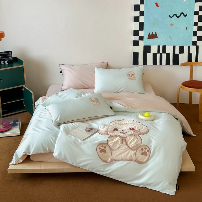 91家纺网 家纺一手货源 找家纺 卡姿家纺 2025秋冬60支长绒棉贴布绣四件套-萌趣多 萌趣多-绿