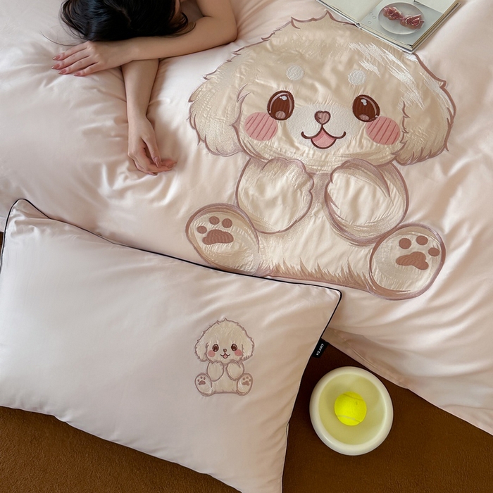 91家纺网 家纺一手货源 找家纺 卡姿家纺 2025秋冬60支长绒棉贴布绣四件套-萌趣多 萌趣多-粉