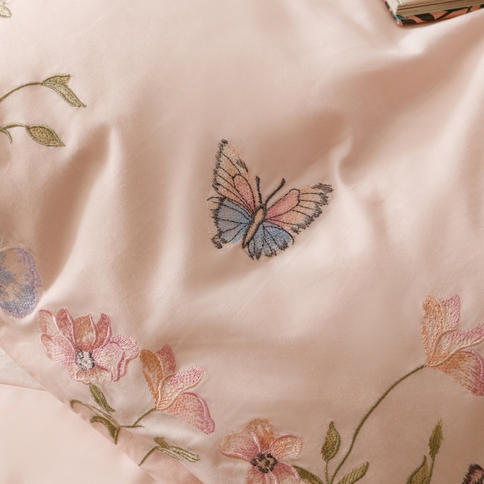 91家纺网 家纺一手货源 找家纺 卡姿家纺 2025秋冬小清新绣花+印花四件套-茉莉 茉莉-粉