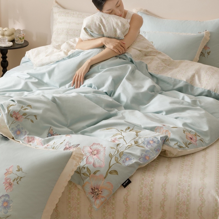 91家纺网 家纺一手货源 找家纺 卡姿家纺 2025秋冬小清新绣花+印花四件套-茉莉 茉莉-蓝