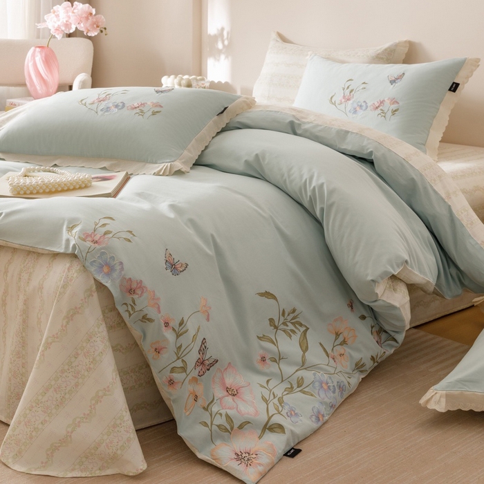 91家纺网 家纺一手货源 找家纺 卡姿家纺 2025秋冬小清新绣花+印花四件套-茉莉 茉莉-蓝