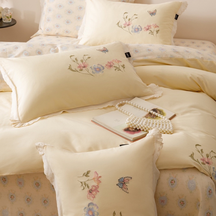 91家纺网 家纺一手货源 找家纺 卡姿家纺 2025秋冬小清新绣花+印花四件套-茉莉 茉莉-芝士黄