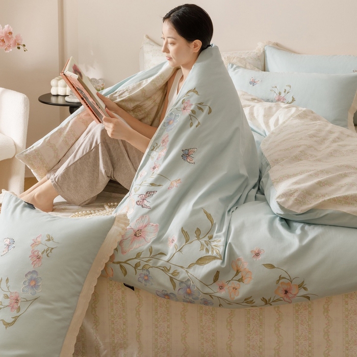 91家纺网 家纺一手货源 找家纺 卡姿家纺 2025秋冬小清新绣花+印花四件套-茉莉 茉莉-蓝