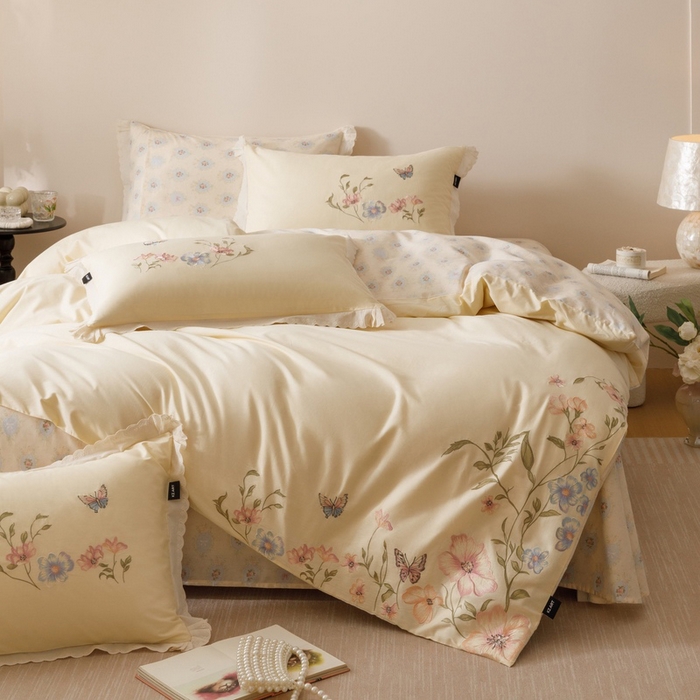 91家纺网 家纺一手货源 找家纺 卡姿家纺 2025秋冬小清新绣花+印花四件套-茉莉 茉莉-芝士黄