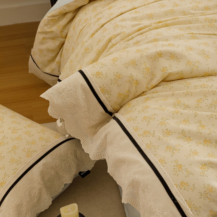 91家纺网 家纺一手货源 找家纺 卡姿家纺 2025新款小法式镂空棉布花边款四件套 幸福铃兰