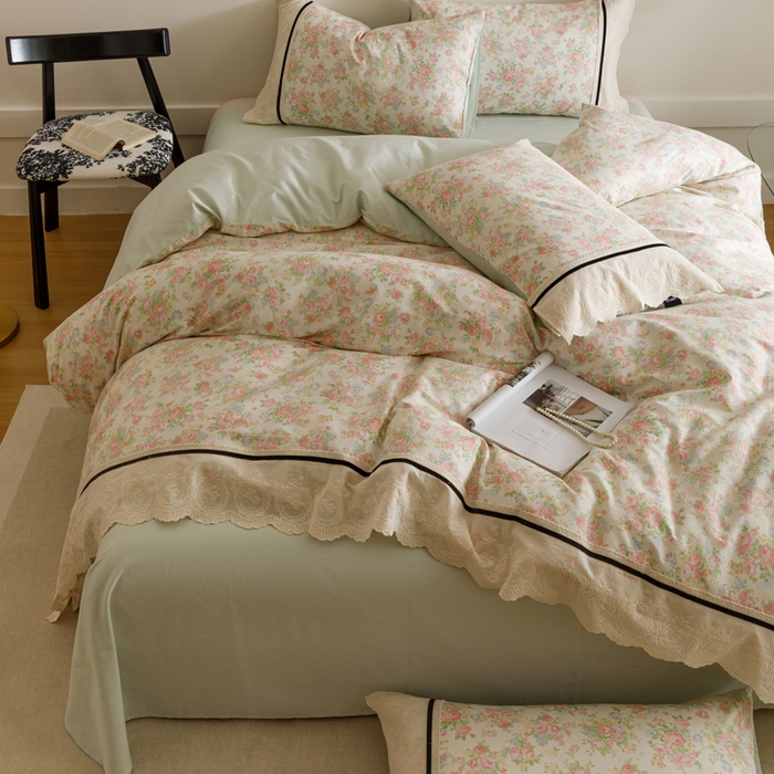 91家纺网 家纺一手货源 找家纺 卡姿家纺 2025新款小法式镂空棉布花边款四件套 静享时光