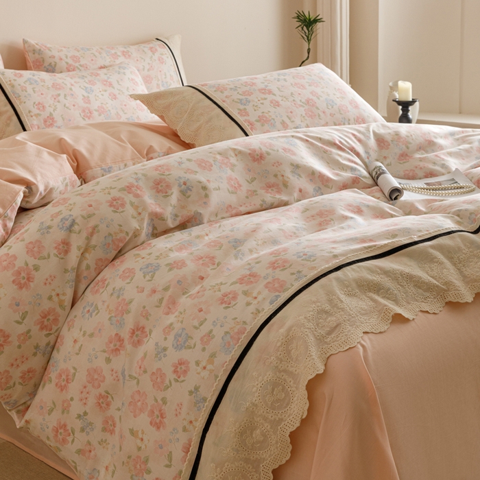 91家纺网 家纺一手货源 找家纺 卡姿家纺 2025新款小法式镂空棉布花边款四件套 阳光花朵