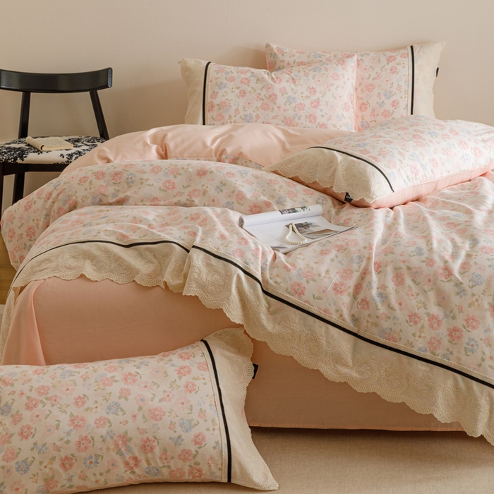 91家纺网 家纺一手货源 找家纺 卡姿家纺 2025新款小法式镂空棉布花边款四件套 阳光花朵