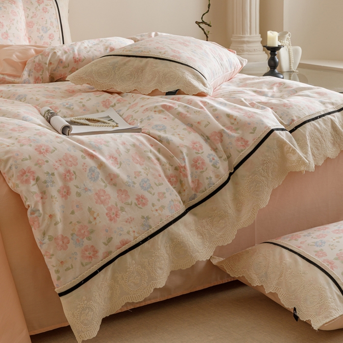 91家纺网 家纺一手货源 找家纺 卡姿家纺 2025新款小法式镂空棉布花边款四件套 阳光花朵