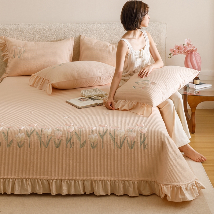 91家纺网 家纺一手货源 找家纺 （总）卡姿家纺 2025秋冬床盖三件套刺绣款-柚夏花朵