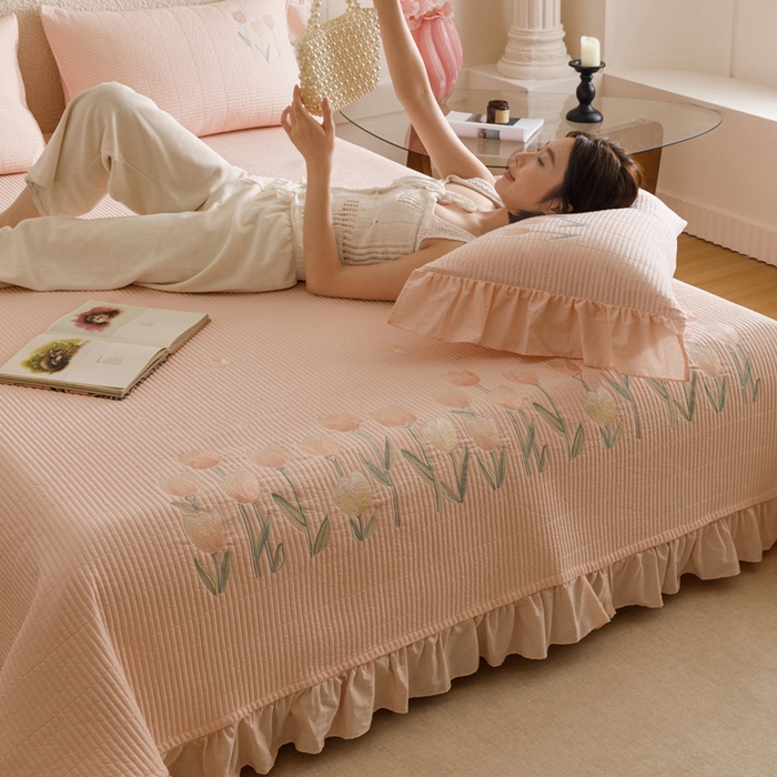 91家纺网 家纺一手货源 找家纺 （总）卡姿家纺 2025秋冬床盖三件套刺绣款-柚夏花朵