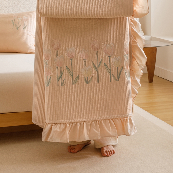 91家纺网 家纺一手货源 找家纺 卡姿家纺 2025秋冬床盖三件套刺绣款-柚夏花朵 柚夏花朵-米杏