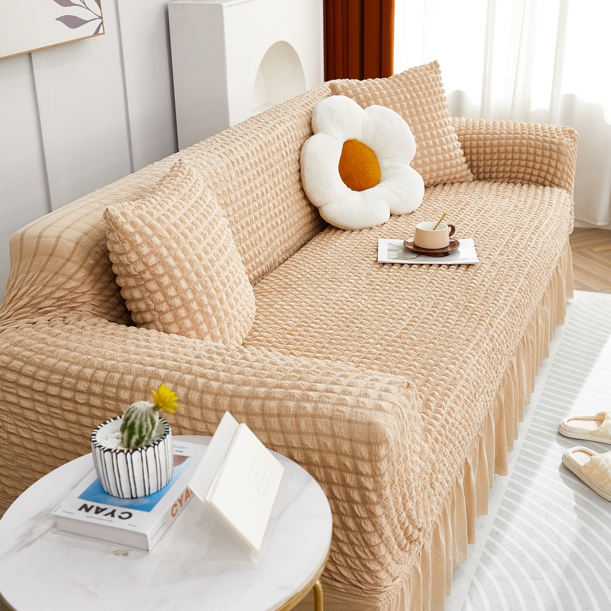 91家纺网 家纺一手货源 找家纺 布兰鸟【沙发套】 2025新款泡泡沙发套四人位【英文裙摆款】 单色米黄