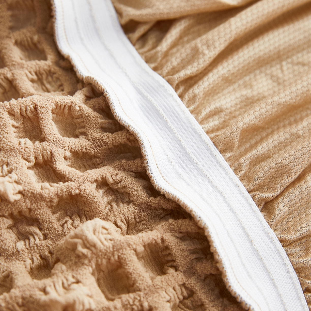 91家纺网 家纺一手货源 找家纺 布兰鸟【沙发套】 2025新款泡泡沙发套四人位【英文裙摆款】 单色米黄