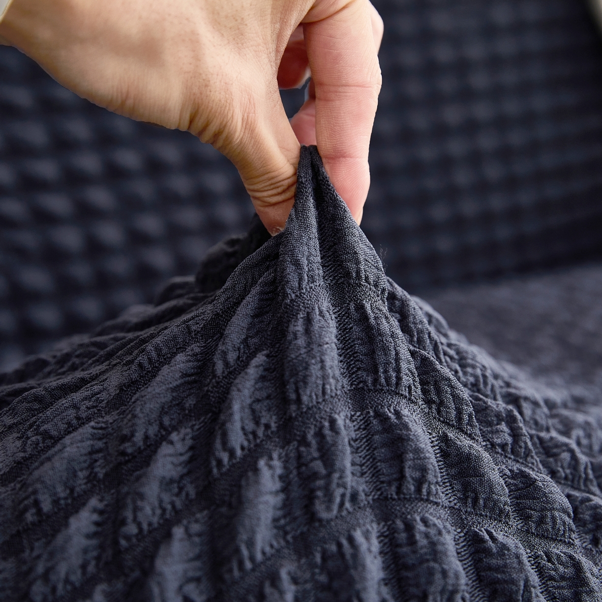 91家纺网 家纺一手货源 找家纺 布兰鸟【沙发套】 2025新款泡泡沙发套四人位【英文裙摆款】 单色深灰