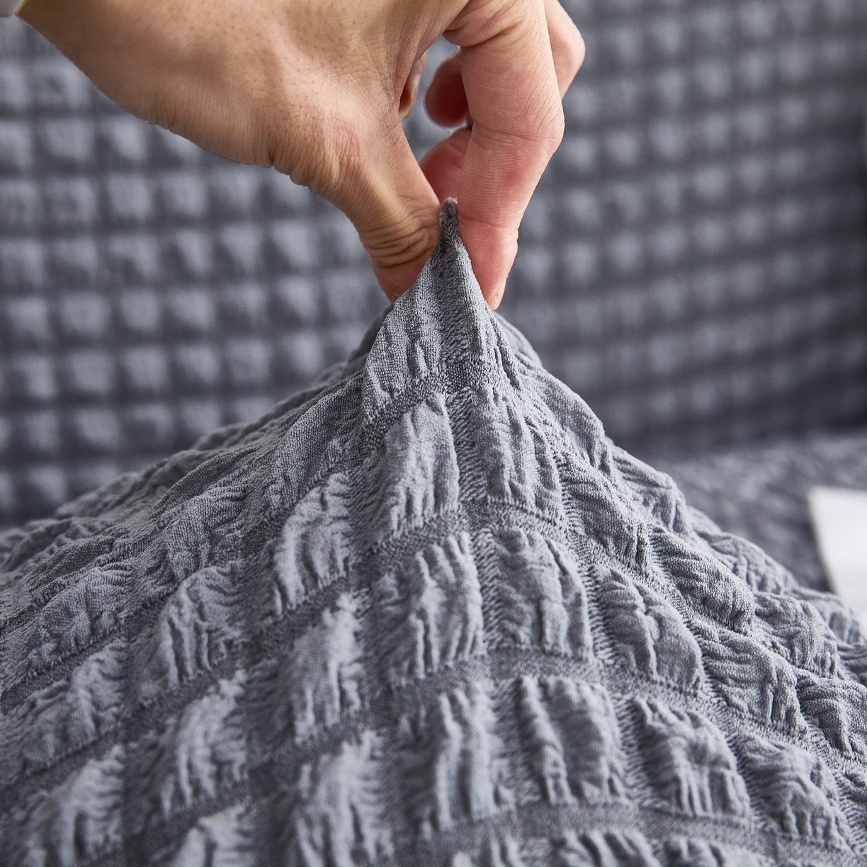 91家纺网 家纺一手货源 找家纺 布兰鸟【沙发套】 2025新款泡泡沙发套四人位【英文裙摆款】 单色中灰