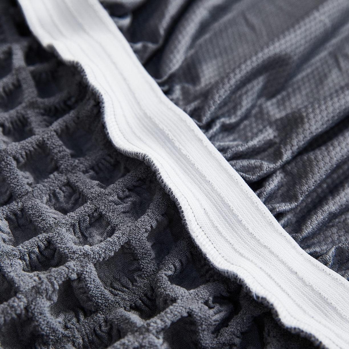 91家纺网 家纺一手货源 找家纺 布兰鸟【沙发套】 2025新款泡泡沙发套四人位【英文裙摆款】 单色中灰