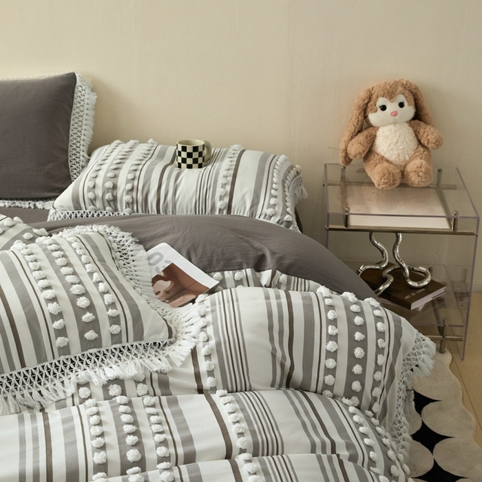 91家纺网 家纺一手货源 找家纺 缘生活  2025新款长年供货四季通用高端大气阳离子球球+流苏四件套 阳离子球球+流苏灰色