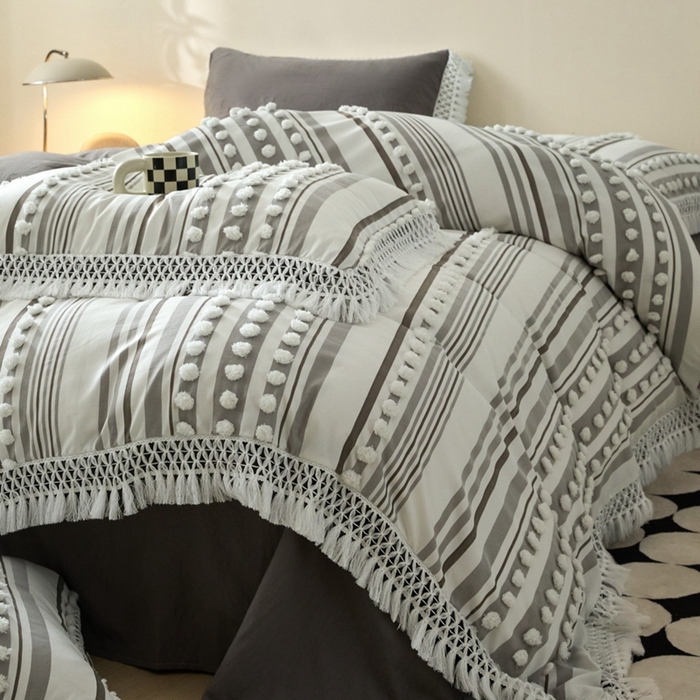 91家纺网 家纺一手货源 找家纺 缘生活  2025新款长年供货四季通用高端大气阳离子球球+流苏四件套 阳离子球球+流苏灰色