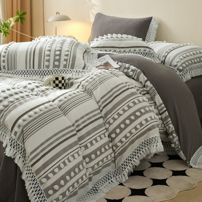 91家纺网 家纺一手货源 找家纺 缘生活  2025新款长年供货四季通用高端大气阳离子球球+流苏四件套 阳离子球球+流苏灰色