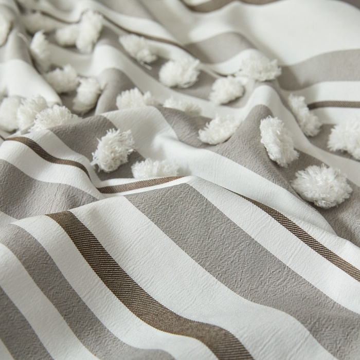 91家纺网 家纺一手货源 找家纺 缘生活  2025新款长年供货四季通用高端大气阳离子球球+流苏四件套 阳离子球球+流苏灰色