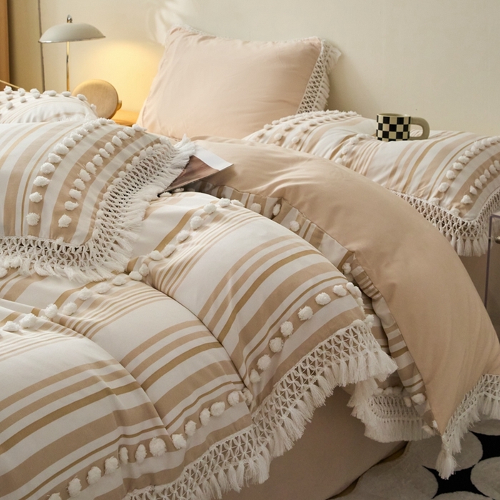 91家纺网 家纺一手货源 找家纺 缘生活  2025新款长年供货四季通用高端大气阳离子球球+流苏四件套 阳离子球球+流苏卡其