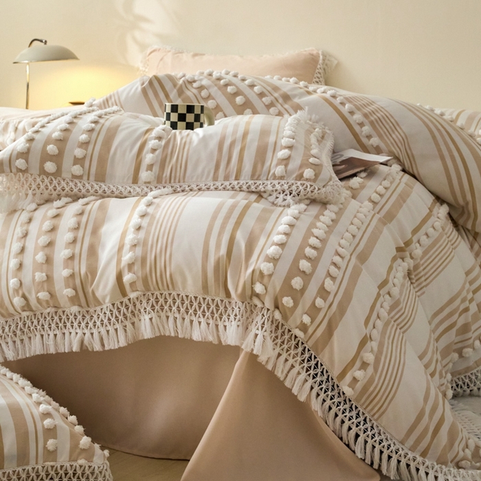 91家纺网 家纺一手货源 找家纺 缘生活  2025新款长年供货四季通用高端大气阳离子球球+流苏四件套 阳离子球球+流苏卡其