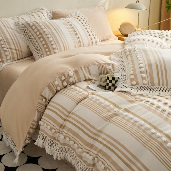 91家纺网 家纺一手货源 找家纺 缘生活  2025新款长年供货四季通用高端大气阳离子球球+流苏四件套 阳离子球球+流苏卡其