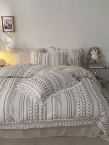 91家纺网 家纺一手货源 找家纺 缘生活  2025新款长年供货四季通用高端大气阳离子球球+流苏四件套 阳离子球球+流苏卡其